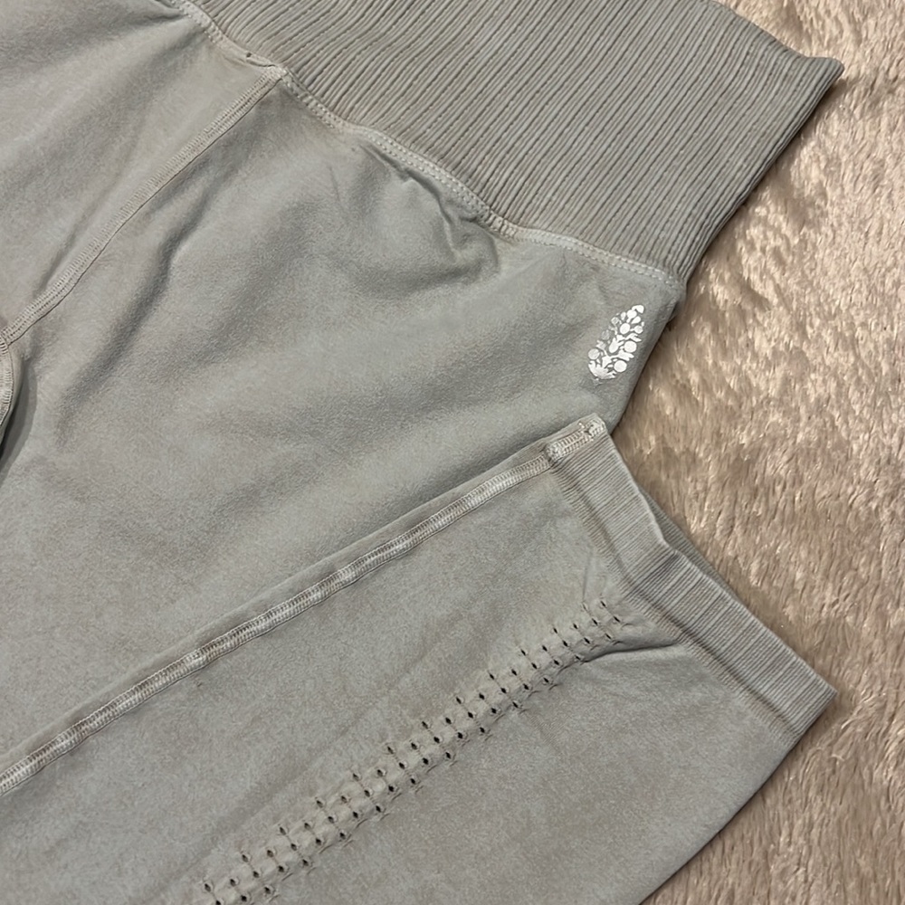 FREE PEOPLE Movement Good Karma Leggings - Picture 6 of 7